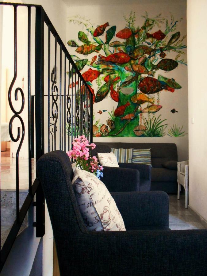 Apartments-Estate Under The Paintbrush Вис Экстерьер фото